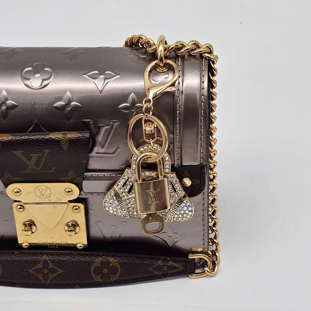 Louis Vuitton Authentic Gold Lock 🔒 Unbranded Keychain Charm for Bags - Picture 4 of 8